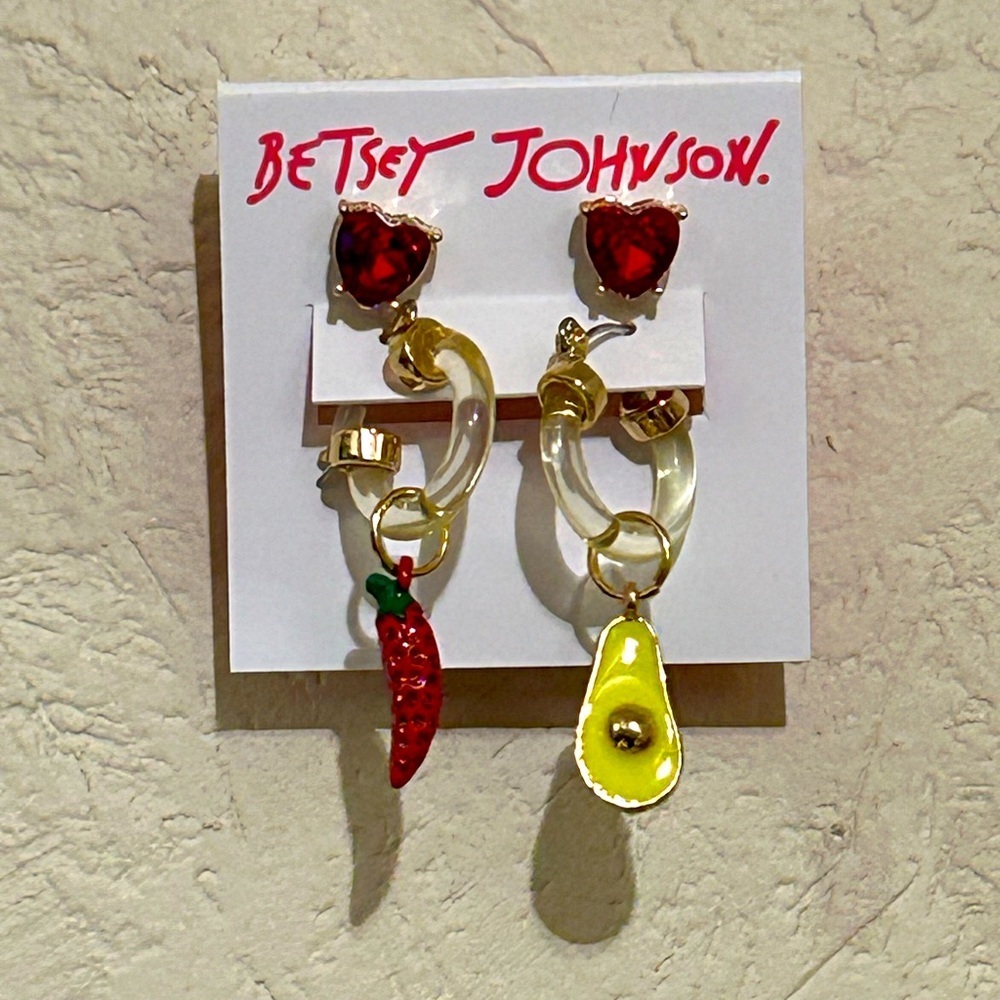 Betsey Johnson Mismatched Avocado & Chili Pepper Charm Huggie Earrings - Picture 1 of 4